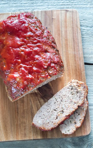 Pain de viande couvert de sauce tomate — Photo