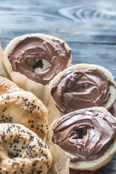 Bagel with chocolate cream — Stock Photo, Image