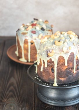 Ahşap zemin üzerine ev yapımı panettone