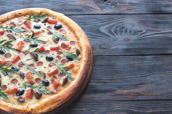 Pizza pişmiş: Ana sayfa görünümü — Stok fotoğraf