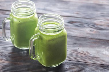 Avokado ve ıspanak smoothies