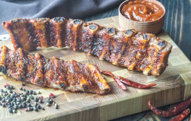 Izgara domuz pirzolası.