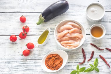 Tay kırmızı tavuk köri için malzemeler