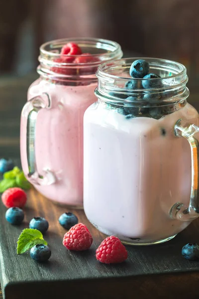 Smoothies aux bleuets et framboises — Photo