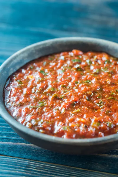 Schüssel Marinara - italienische Tomatensauce — Stockfoto