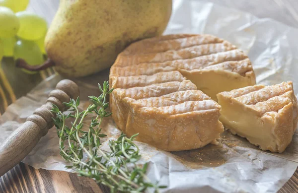 Roucoulons peynir armut ve üzüm ile