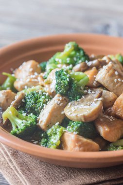 tavuk ve brokoli stir fry