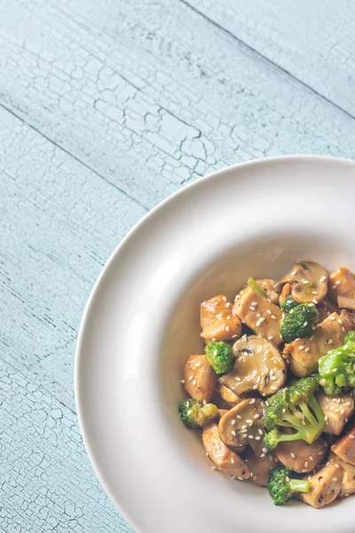 Chicken and Broccoli Stir Fry — Stock Photo, Image