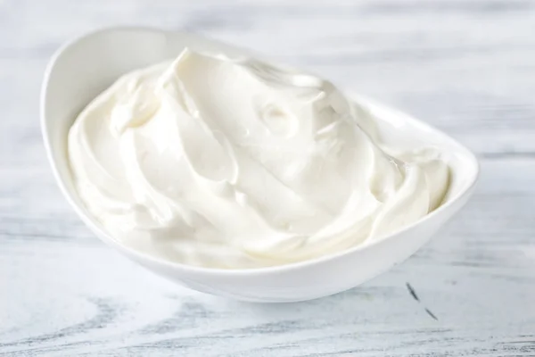 Kom van Griekse yoghurt — Stockfoto