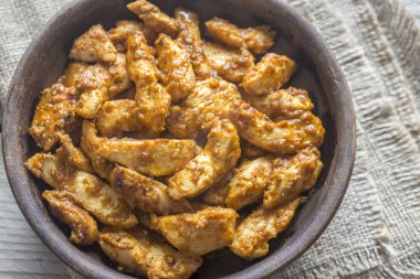 Tereyağı tavuk bölümünü