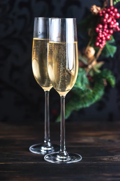 Gasses of champagne with Christmas tree — Stock Photo, Image