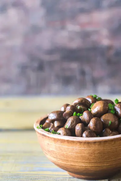 Bowl of soy balsamic roasted mushrooms — Stock Photo, Image