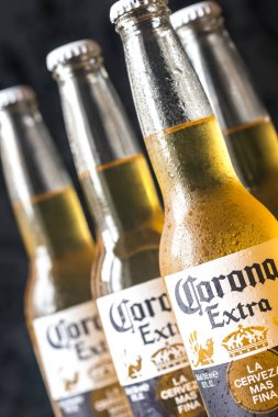 Corona bira şişesi