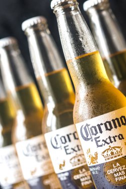 Corona bira şişesi