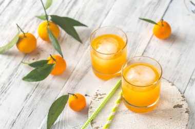 iki bardak portakal suyu