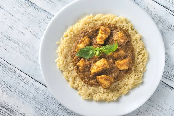 Nudeln mit Korma-Sauce — Stockfoto