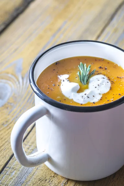 Caneca de sopa de creme de abóbora — Fotografia de Stock