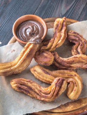 Churro çikolata sos ile