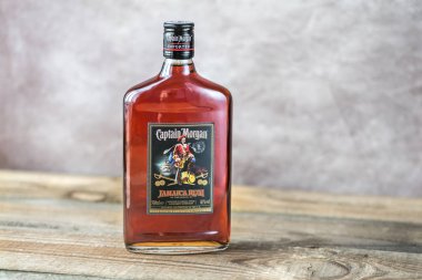 Yüzbaşı Morgan rom şişe