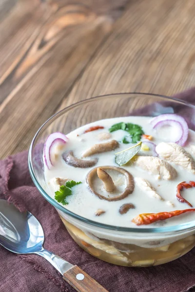 Cam kase Tay tom kha kai çorba