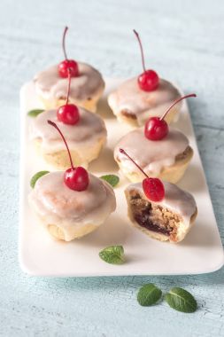 Bakewell tart kiraz ile