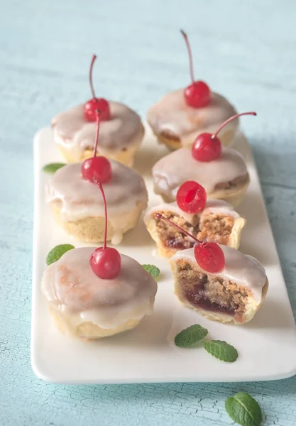 Bakewell tarts with cherry — Stock Photo, Image