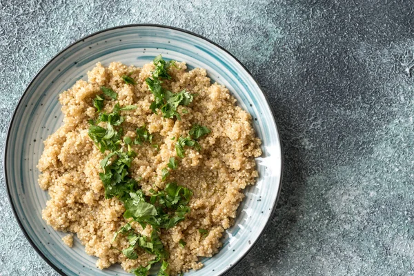 Gedeelte van gekookte quinoa — Stockfoto