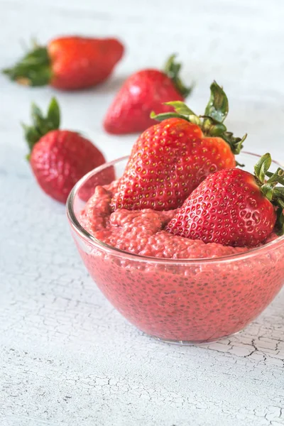 Strawberry chia utsäde pudding — Stockfoto
