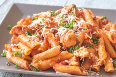 Peynirli tavuk makarna bölümünü