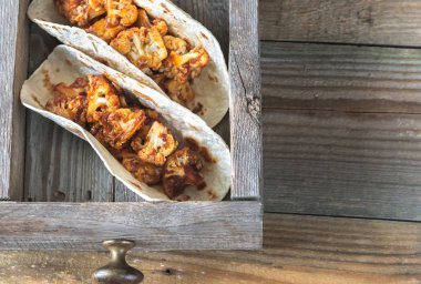 Tacos ile baharatlı karnabahar