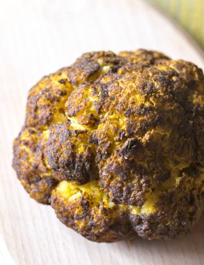 Bütün kızarmış karnabahar