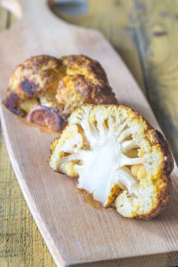 Bütün kızarmış karnabahar