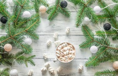 Bir fincan sıcak çikolata.