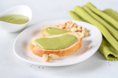 Fıstık ezmeli baget.