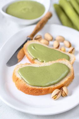 Fıstık ezmeli baget.