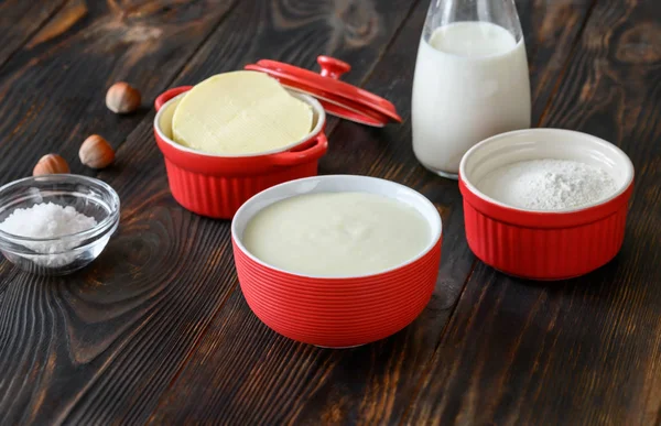 ส่วนผสมของ bechamel — ภาพถ่ายสต็อก