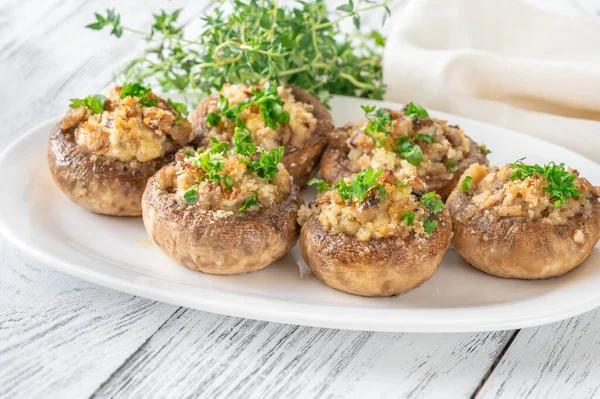 Tappi Funghi Ripieni Con Crema Formaggio Pangrattato Parmigiano — Foto Stock