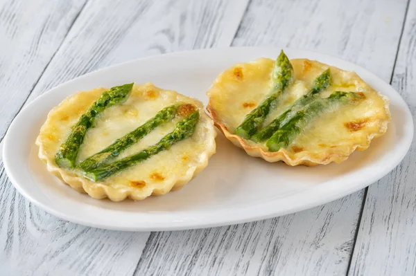 Mini Mozzarella Sparris Tarts Närbild — Stockfoto