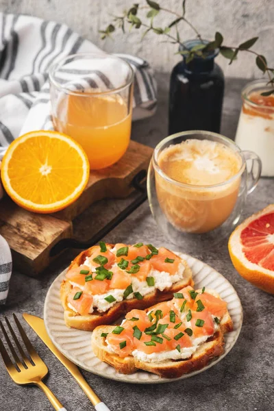 치즈와 커피와 컨셉트 그리고 오렌지 건강에 — 스톡 사진