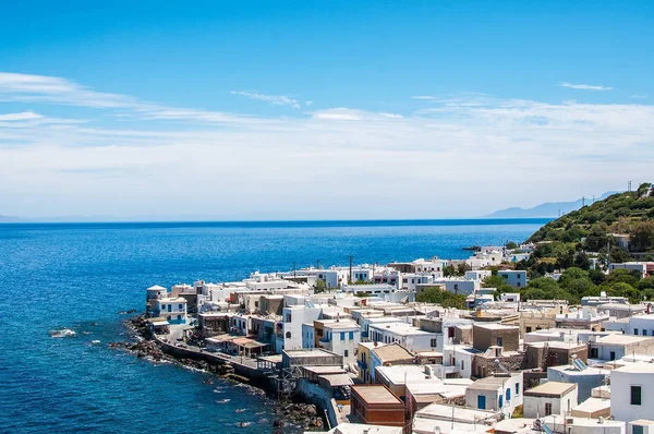 Pohled shora na Saint Pauls Bay a Lindos město od Akropole — Stock fotografie