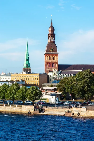 Panorama över riga gamla stan — Stockfoto