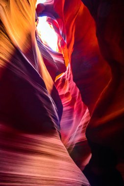 Arizona, Usa 'daki ünlü Antilop Kanyonu' nda kumtaşı oluşumları