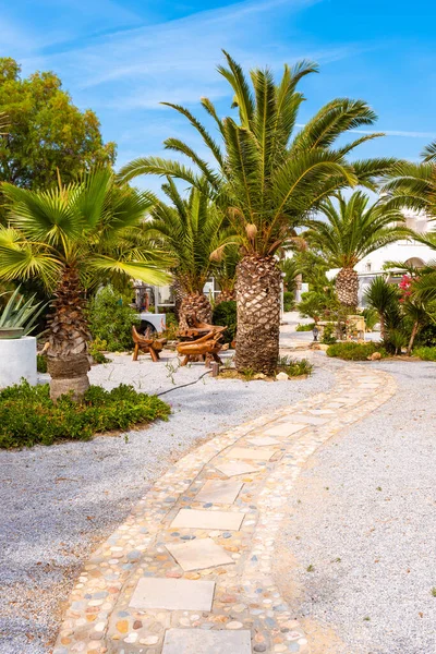 Naxos, Greece - May 21, 2017: Tropical garden at Medusa resort near the Plaka beach. — стокове фото