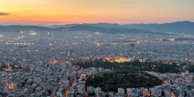 Atina günbatımı zamanında Lycabettus hill, Yunanistan görüntüleyin..