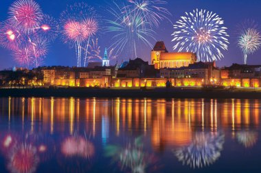Torun 'un Eski Kasabası' nda yeni yılı kutluyoruz. Polonya, Avrupa