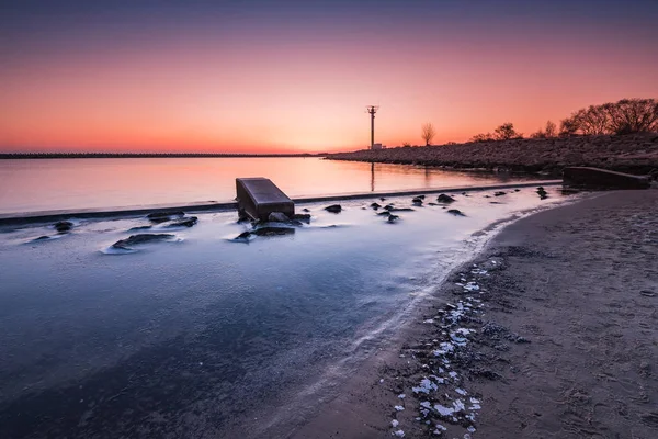 Strand an der Ostsee an einem frostigen Morgen, Danzig, Polen — Stockfoto