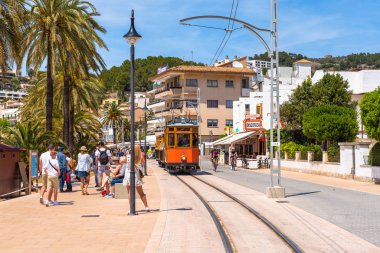 Mallorca, İspanya - 7 Mayıs 2019: Mallorca 'daki Port de Soller limanında deniz gezisi