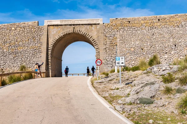 Mallorca spanien - 7. Mai 2019: nudo de la corbata straße inmitten der berge von serra de tramuntana. Mallorca, Spanien — Stockfoto