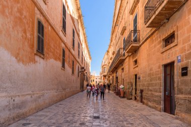 Menorca, İspanya - 14 Ekim 2019: Ciutadella eski şehir de Menorca 'nın mimarisi