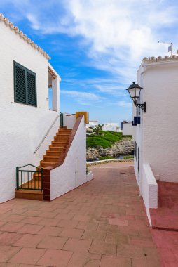 Binibeca Nou 'nun mimarisi, Menorca kıyısındaki geleneksel bir İspanyol balıkçı köyü. İspanya